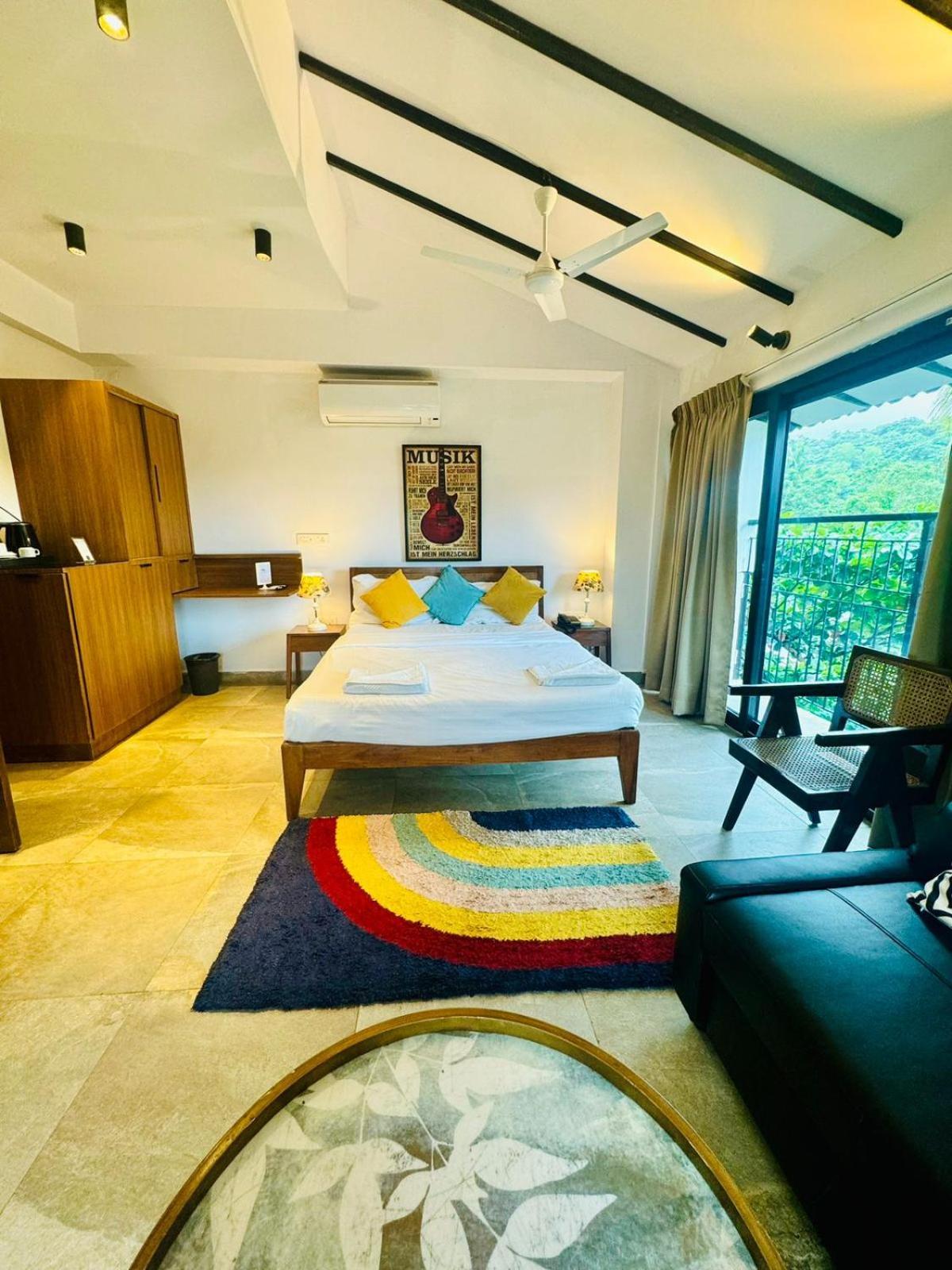 Half Hotel, Calangute Ngoại thất bức ảnh
